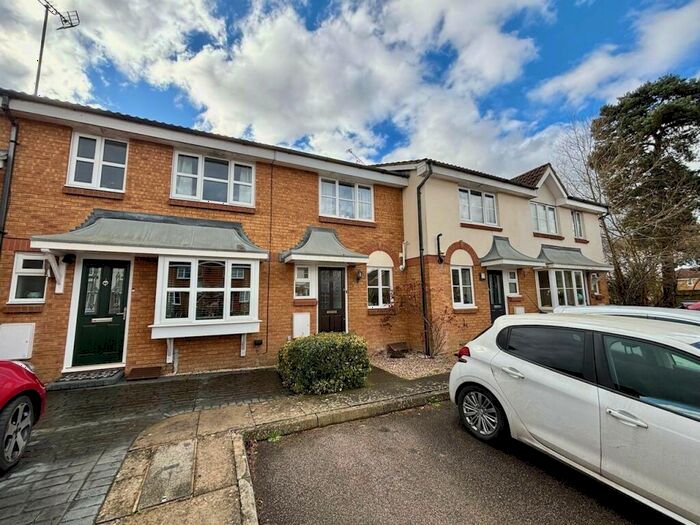 2 Bedroom Terraced House To Rent In Alpine Close, Farnborough, GU14