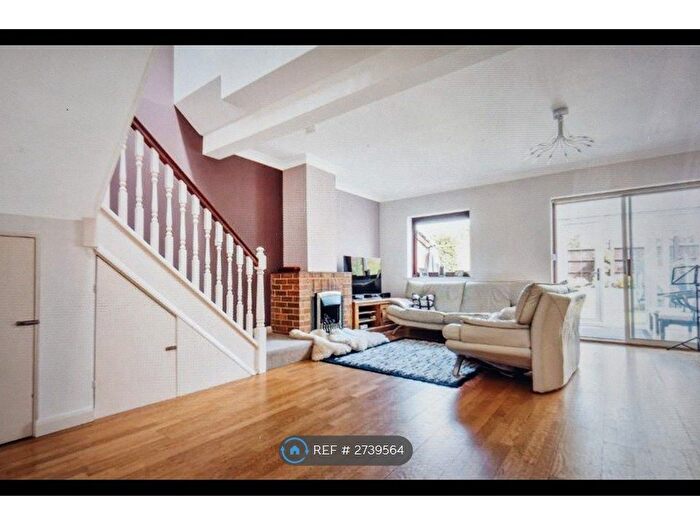 5 Bedroom Semi Detached House To Rent In Eden Road, Croydon, CR0