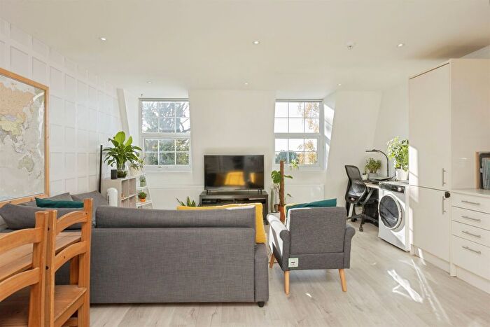 1 Bedroom Flat For Sale In Speldhurst Road, Tunbridge Wells, TN4