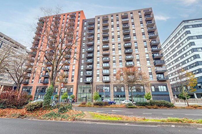 2 Bedroom Flat For Sale In Victoria Central, Victoria Avenue, Southend-on-Sea, SS2
