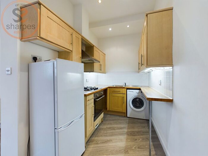 2 Bedroom Flat To Rent In A Caxton Road, London, SW19