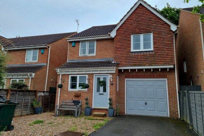 3 Bedroom Property To Rent In Friesian Way, Ashford, TN24