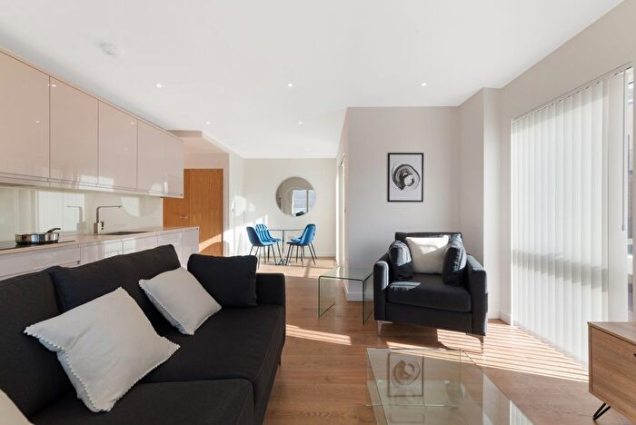 2 Bedroom Flat To Rent In Paddington House, Felar Drive, London, NW9