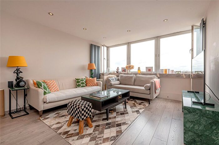 2 Bedroom Flat To Rent In Porchester Place, Hyde Park, W2
