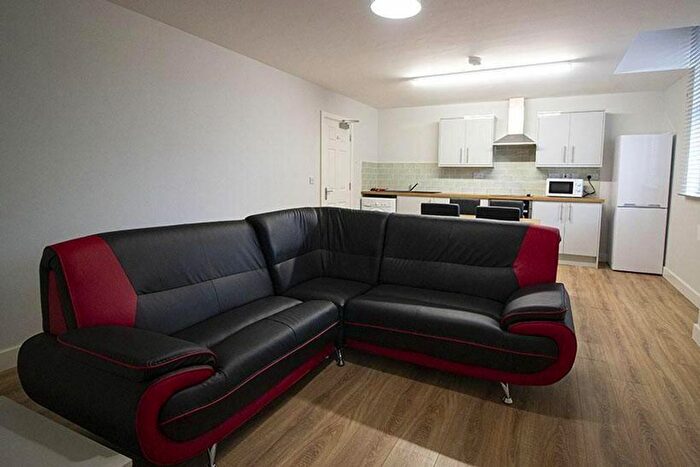 4 Bedroom Semi-Detached House To Rent In Mansfield Road, Nottingham, NG1