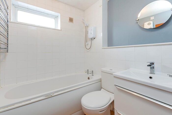 1 Bedroom Flat To Rent In Ruxton Close Swanley, BR8