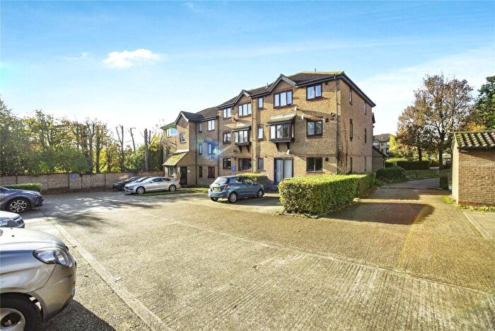 1 Bedroom Flat For Sale In Linnet Way, Purfleet-on-Thames, Essex, RM19