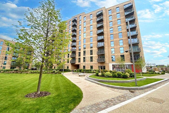 1 Bedroom Flat For Sale In Aquifer House, Exploration Way, Slough, SL1