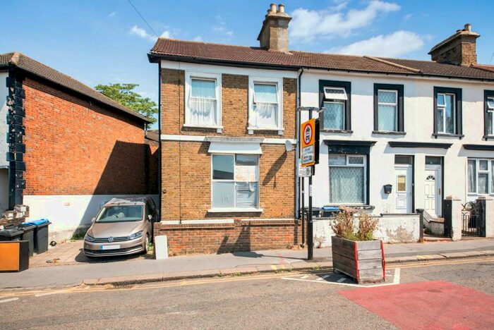 4 Bedroom Property To Rent In Derby Road, Croydon, CR0