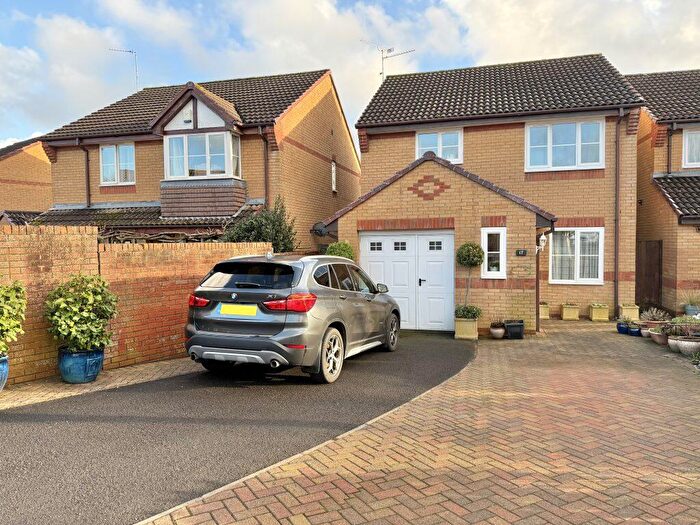 3 Bedroom Detached House For Sale In Fennel Way, Yeovil, Somerset, BA22