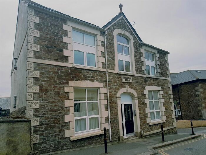 1 Bedroom Flat To Rent In Green Lane, Redruth, TR15