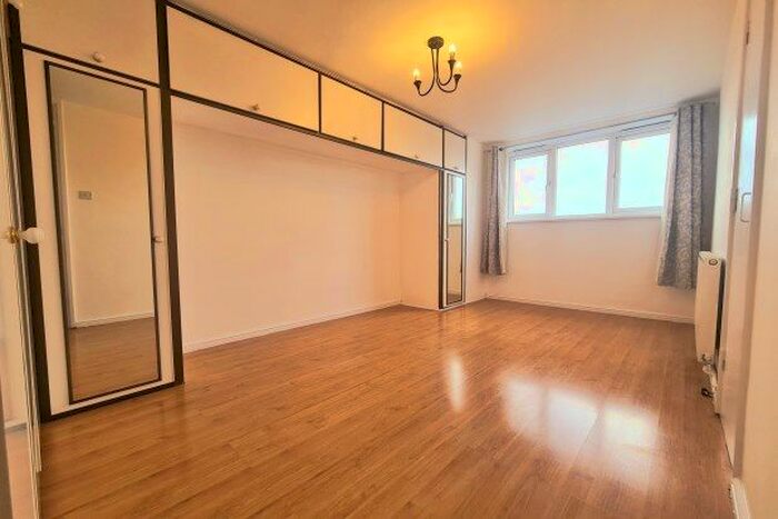 1 Bedroom Flat To Rent In Woolwich Common, London, SE18