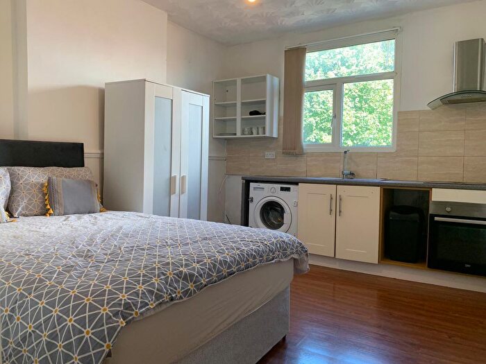 1 Bedroom Flat To Rent In Ash Tree Road, Crumpsall, Manchester, M8