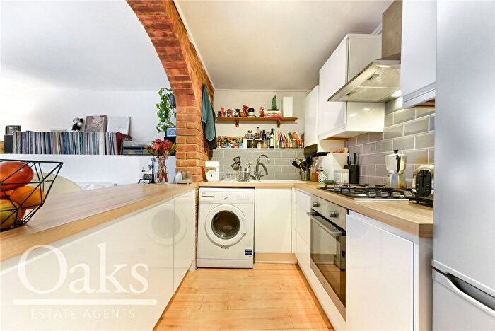 1 Bedroom Flat For Sale In Gleneagle Road, London, SW16