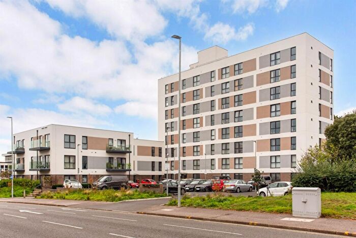 2 Bedroom Flat For Sale In Poole Park, BH15