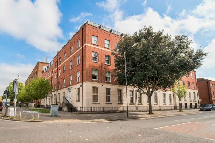 2 Bedroom Flat To Rent In New Dover Road, Canterbury, CT1