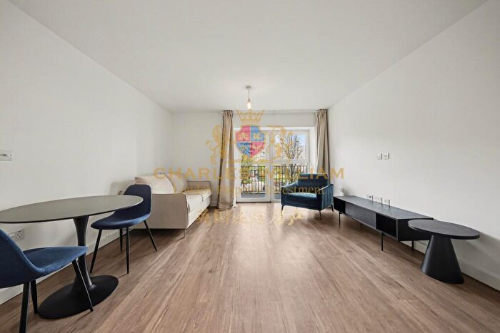 Apartment To Rent In Flat, Fermont House, Beaufort Square, London, NW9