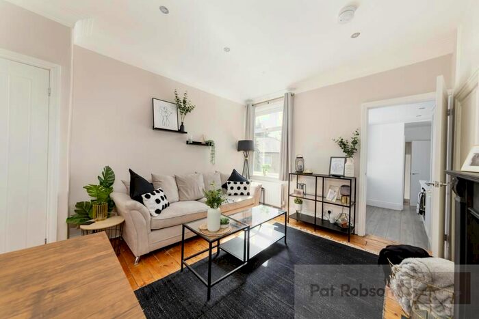 2 Bedroom Flat To Rent In Rothbury Terrace, Heaton, Newcastle Upon Tyne, NE6