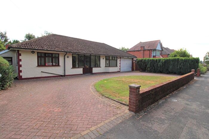 4 Bedroom Detached Bungalow To Rent In Greenland Road, Selly Park, B29