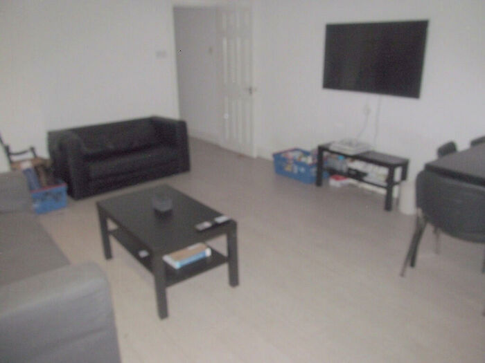 6 Bedroom Terraced House To Rent In Norris Road, Reading, Berkshire, RG6