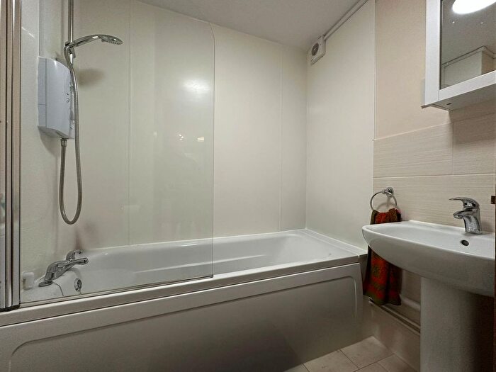 1 Bedroom Flat To Rent In Corrie Road, Cambridge, CB1