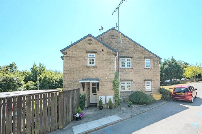 2 Bedroom Apartment For Sale In Glendower Park, Leeds, West Yorkshire, LS16