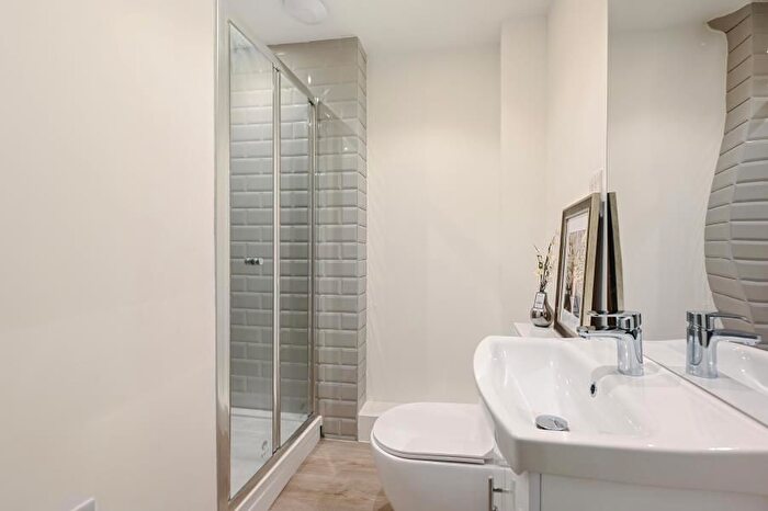1 Bedroom Flat To Rent In Farnborough Road, Farnborough, GU14