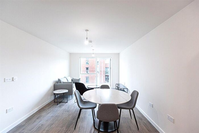1 Bedroom Apartment For Sale In Meadowview Close, Harrow, HA1