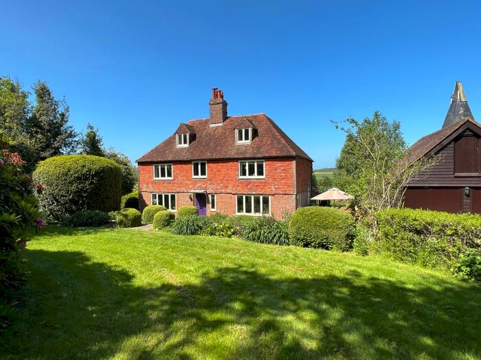 6 Bedroom Farmhouse For Sale In Udimore, Rye, TN31