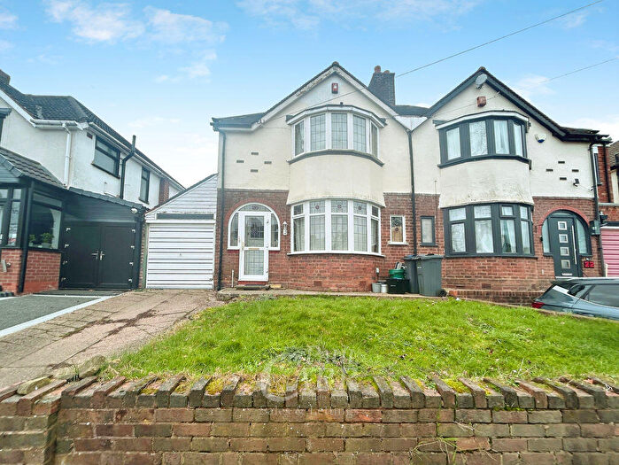 3 Bedroom Semi Detached House For Sale In West Avenue, Handsworth Wood, Birmingham, B20