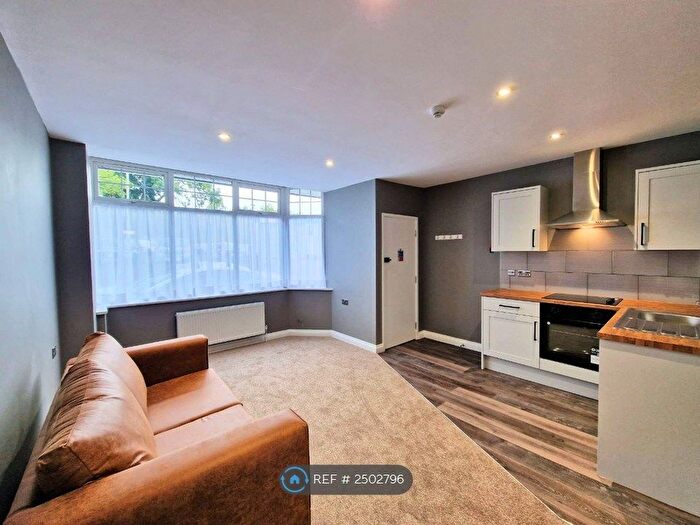 1 Bedroom Flat To Rent In Station Road, Northfield, Birmingham, B31