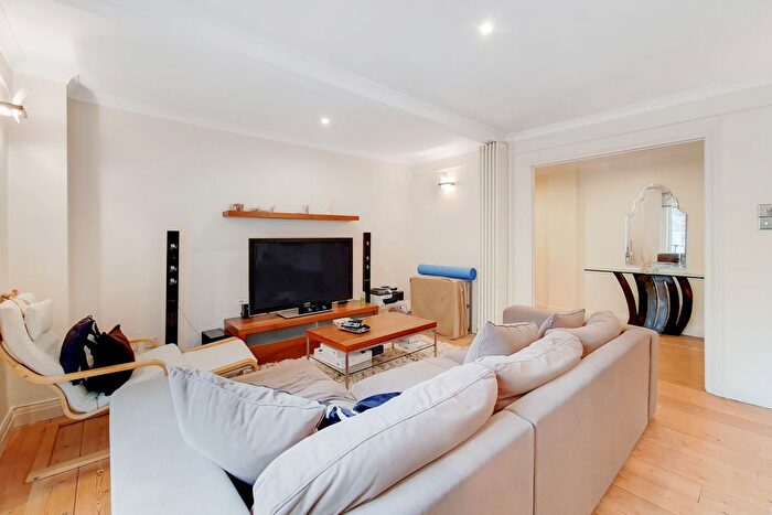3 Bedroom Flat To Rent In Hampden Gurney Street, London, W1H