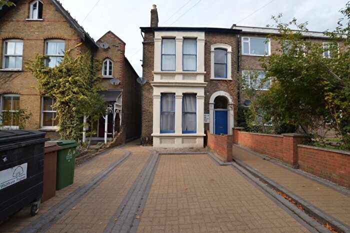 1 Bedroom Flat To Rent In Hainault Road, E11