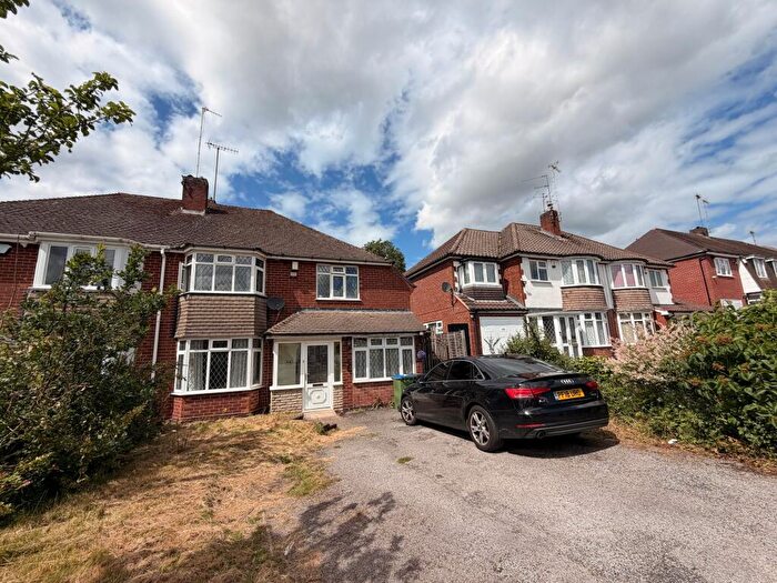 3 Bedroom Semi Detached House To Rent In Pear Tree Road, Great Barr, B43