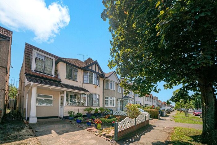 5 Bedroom Terraced House For Sale In Somervell Road, Harrow, HA2