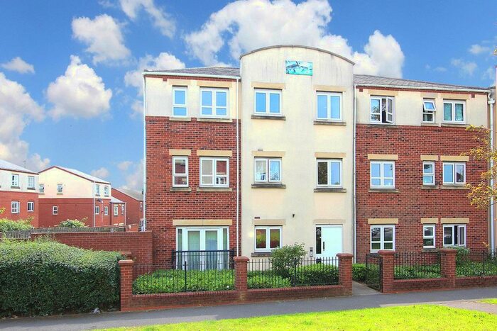 2 Bedroom Flat To Rent In Waterside Close, Wolverhampton, WV2