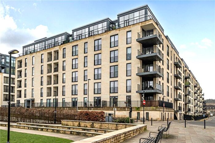 2 Bedroom Apartment For Sale In Midland Road, Bath, Somerset, BA2