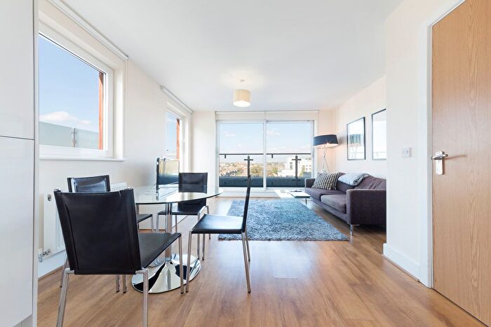 1 Bedroom Flat To Rent In Gooch House, - Glenthorne Road, London, W6