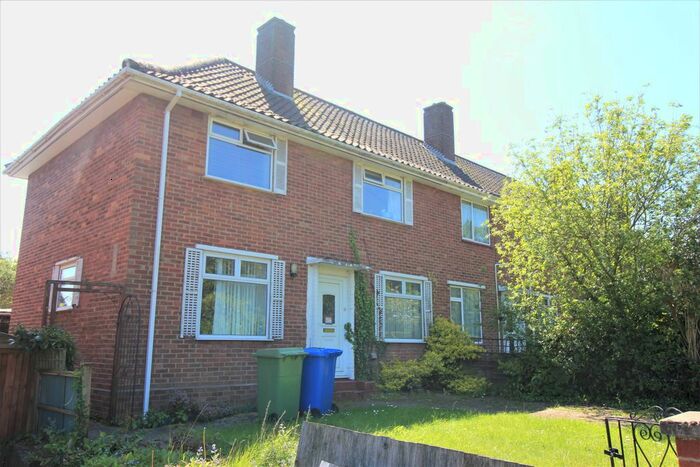 4 Bedroom Semi-Detached House To Rent In Ramsey Close, Norwich, NR4
