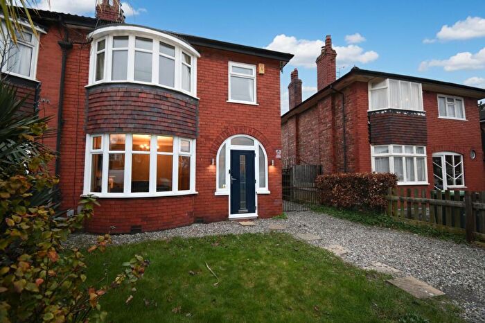 3 Bedroom Semi-Detached House For Sale In Newlands Avenue, Eccles, M30