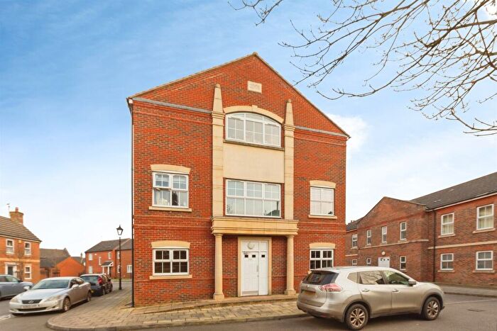 2 Bedroom Apartment For Sale In Knightsbridge Place, Aylesbury, HP19