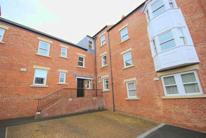 2 Bedroom Private Hall To Rent In The Sidings, Gilesgate, Durham, DH1