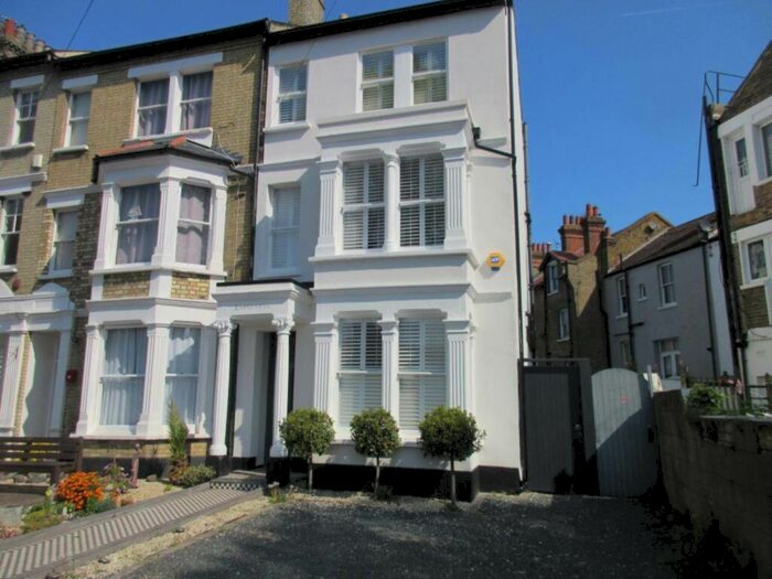 3 Bedroom Semi-Detached House To Rent In Alexandra Road, Southend On Sea, SS1