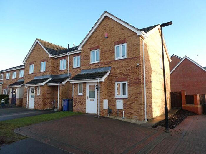 3 Bedroom Semi-Detached House To Rent In Wakelam Drive, Armthorpe, DN3