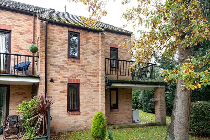 2 Bedroom Apartment For Sale In Ireland Crescent, Leeds, West Yorkshire, LS16