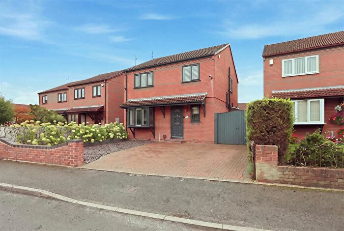 4 Bedroom Detached House For Sale In Severn Crescent, North Wingfield, Chesterfield, S42