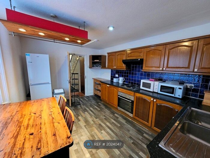 3 Bedroom Semi-Detached House To Rent In Lordship Lane, London, N22