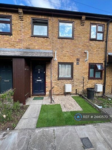 2 Bedroom Terraced House To Rent In Deal Street, London, E1