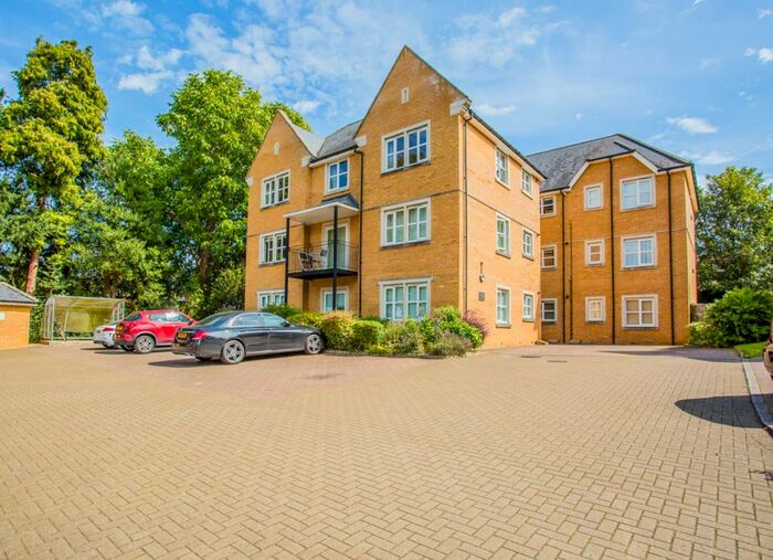 2 Bedroom Apartment To Rent In Waglands Garden, Buckingham, MK18