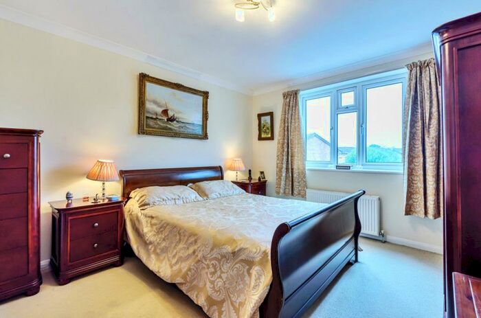 5 Bedroom Detached House For Sale In Merrow, Guildford, Surrey, GU4
